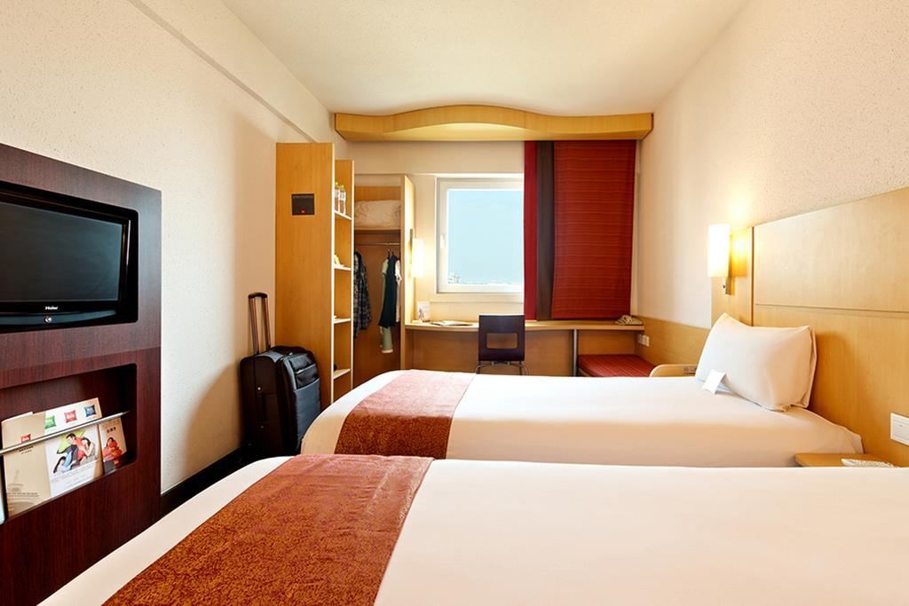 Ibis Dalian Zhongshan Square Esterno foto