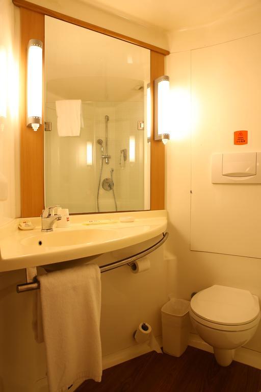 Ibis Dalian Zhongshan Square Esterno foto