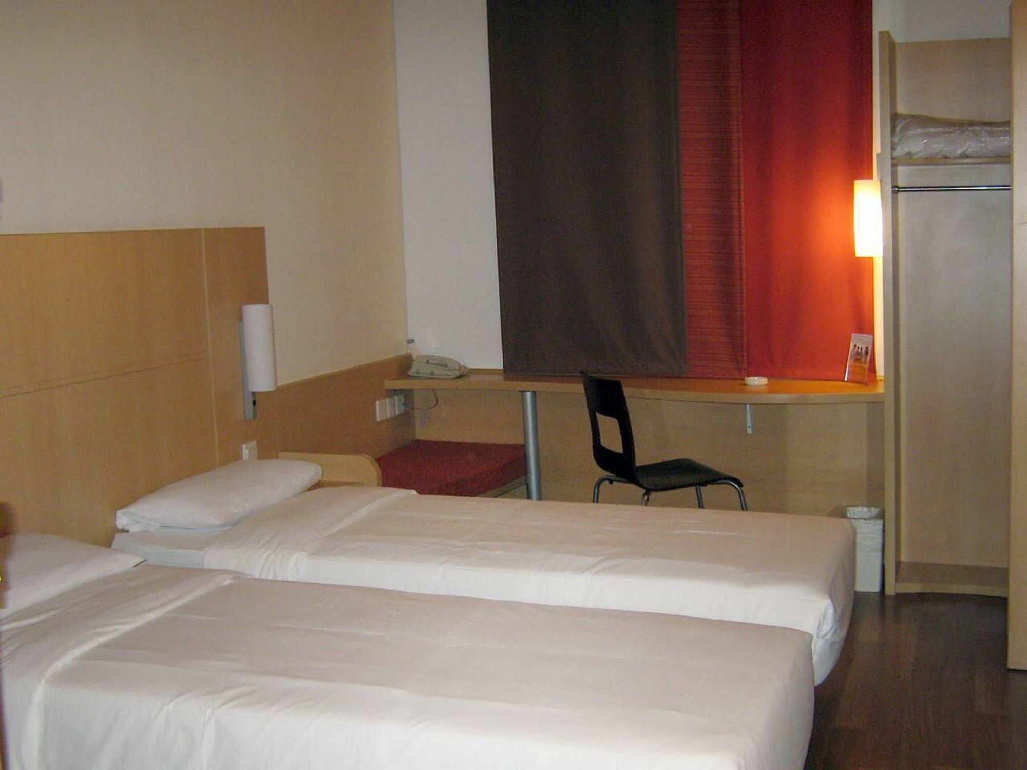 Ibis Dalian Zhongshan Square Esterno foto